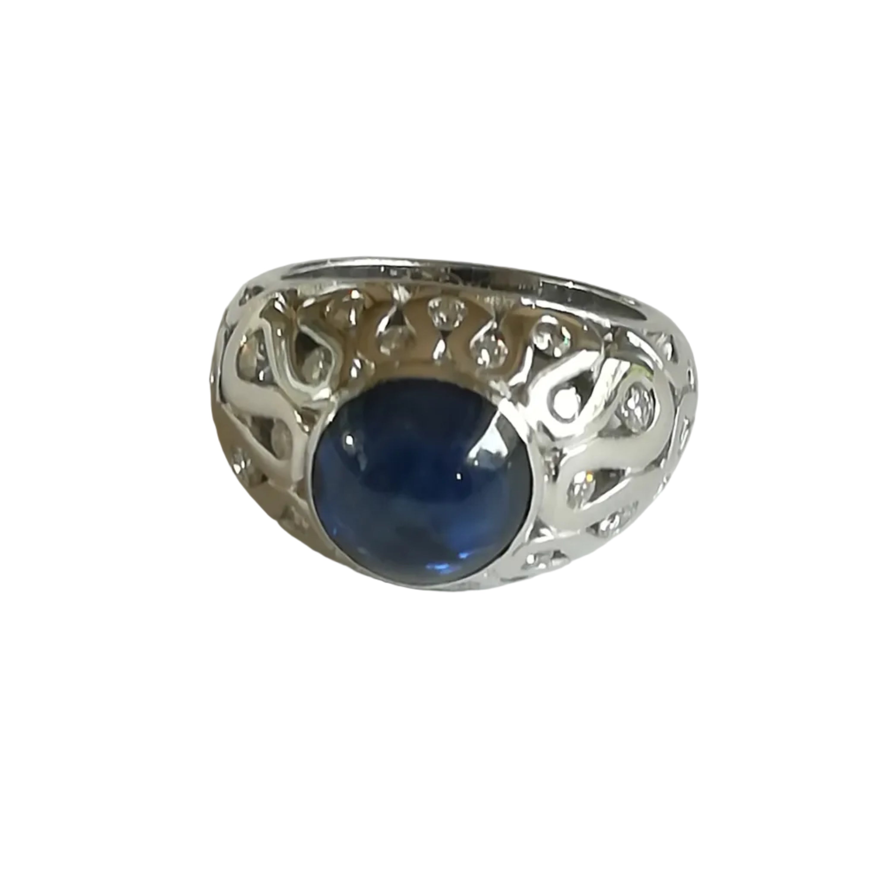 Ring Dome in white gold, sapphire, and diamonds
