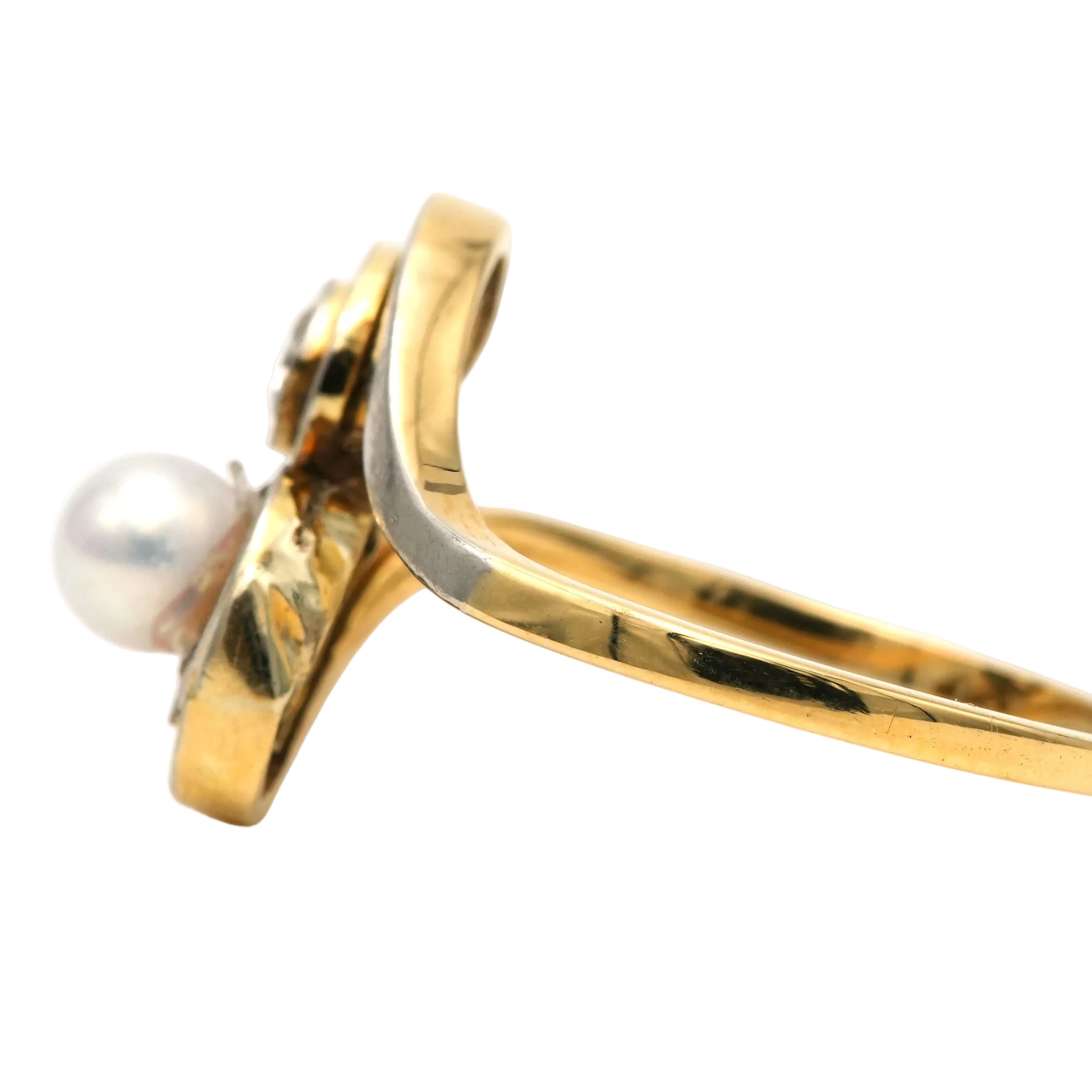Toi & Moi Ring in white gold, yellow gold, pearls and diamonds