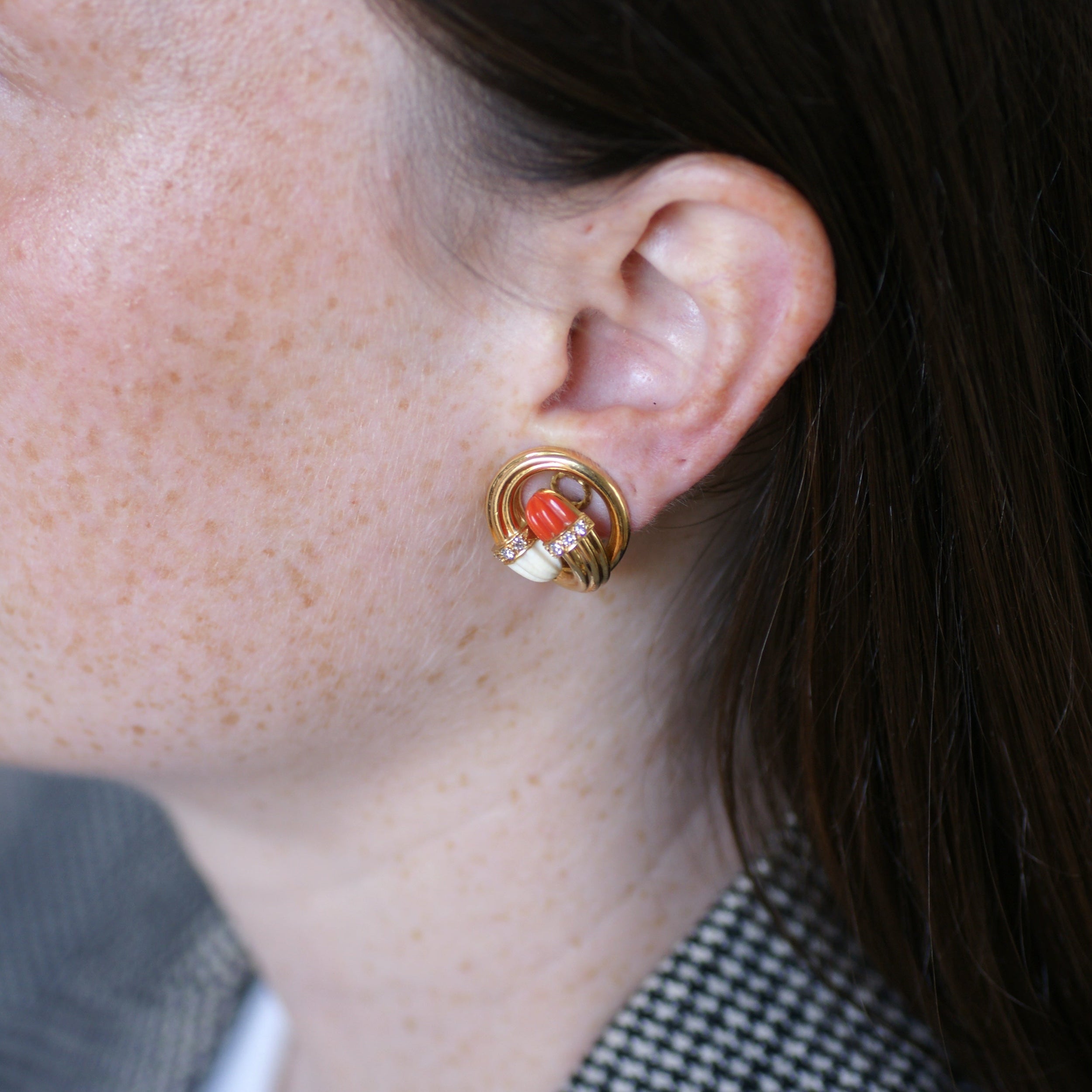 Clip Earrings in Yellow gold, Coral, and Diamonds