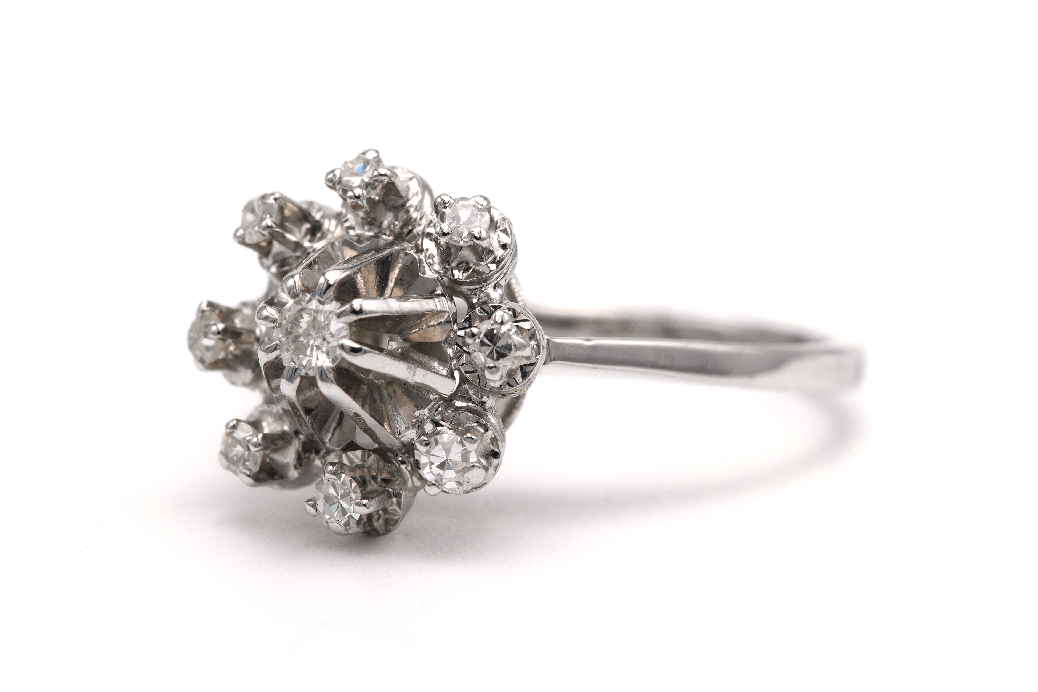 Bague Marguerite en or blanc et diamants