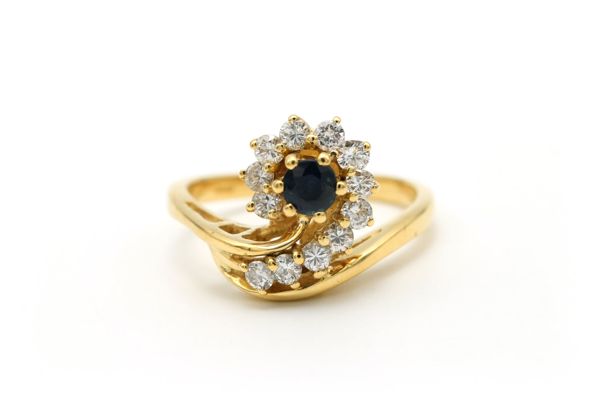 "Entourage" Ring in Yellow Gold, Sapphire, and Diamonds