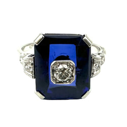 Cocktail Ring in White gold, Sapphire and Diamonds