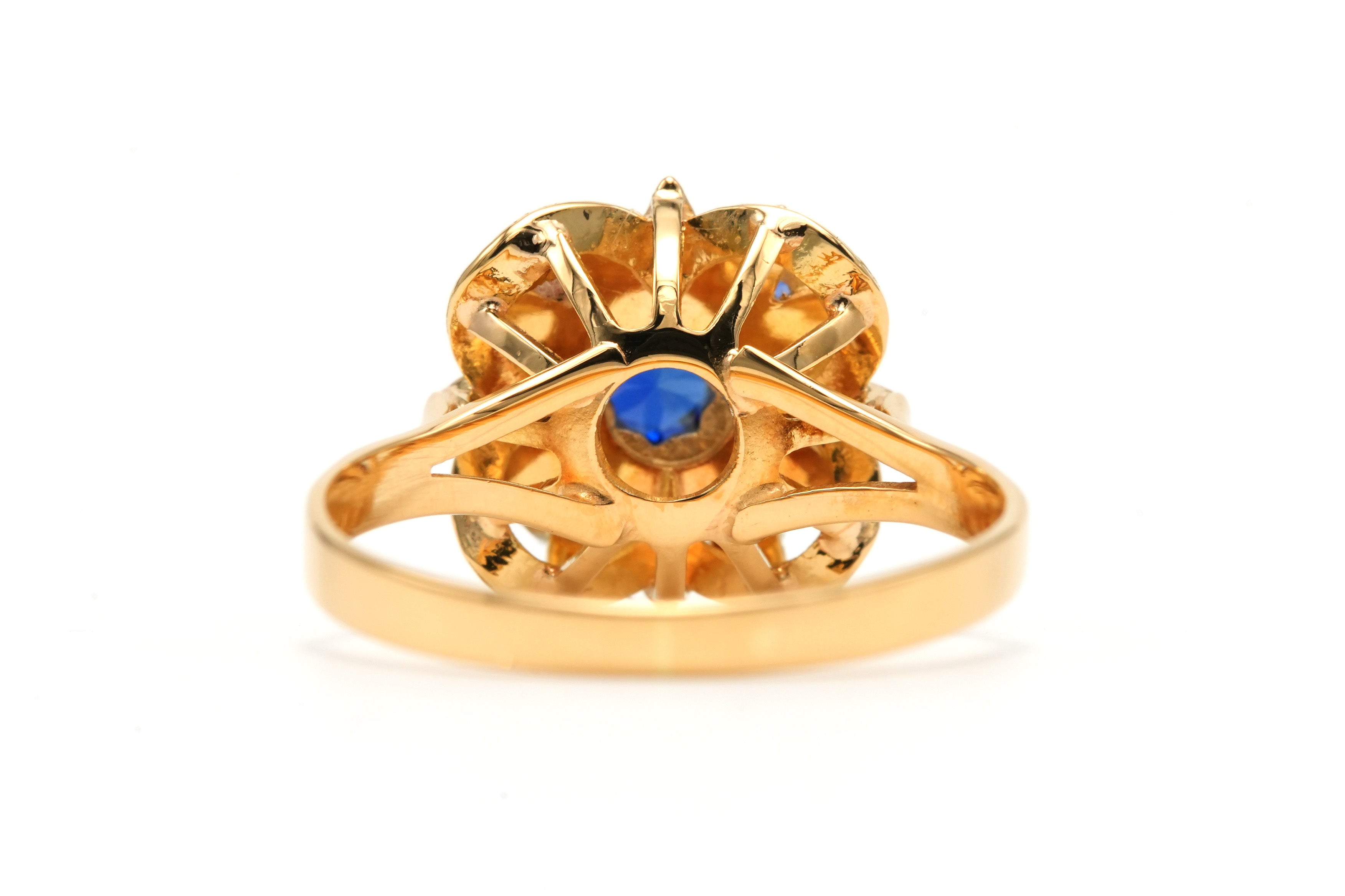Bague Marguerite en or jaune et saphirs