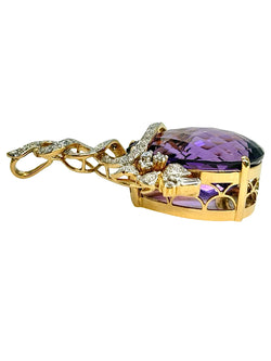 Yellow gold pendant with Amethyst and diamonds