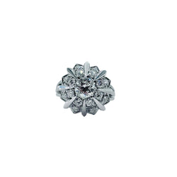 Entourage Ring in white gold, platinum, and diamonds
