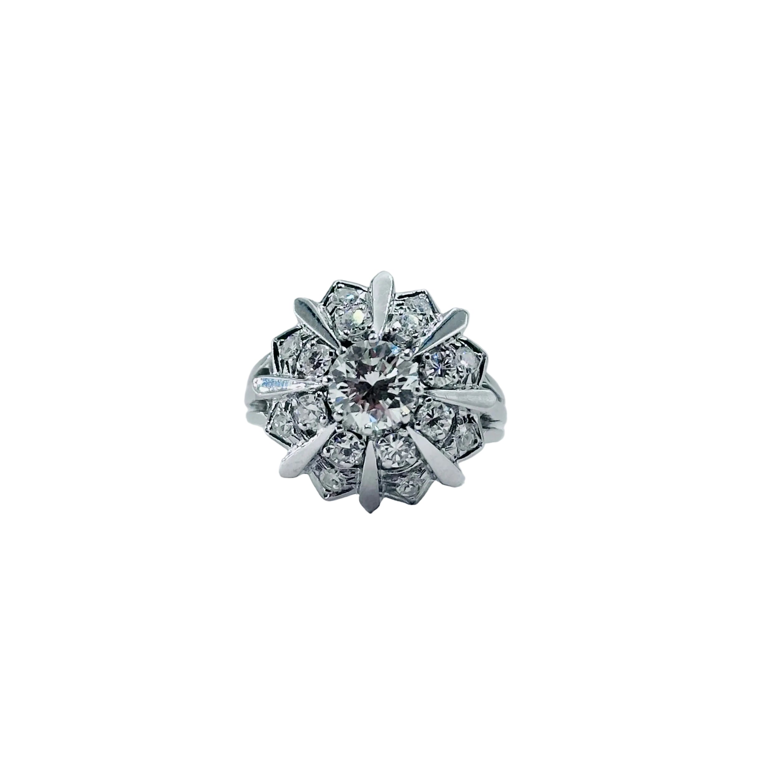 Entourage Ring in white gold, platinum, and diamonds