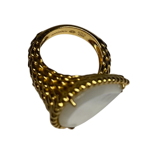 BOUCHERON "Serpent de Bohème" "Toi & Moi" Ring in yellow gold and Mother-of-pearl