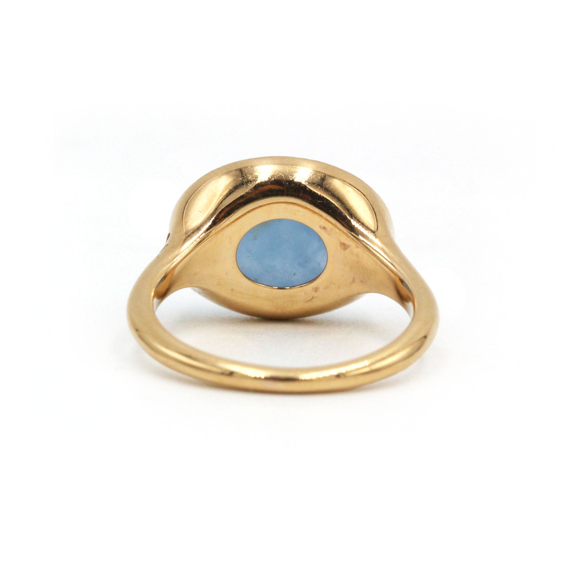 Yellow gold ring with diamonds and chalcedony