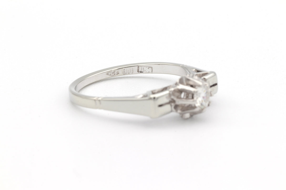 White Gold Solitaire Ring with Diamond