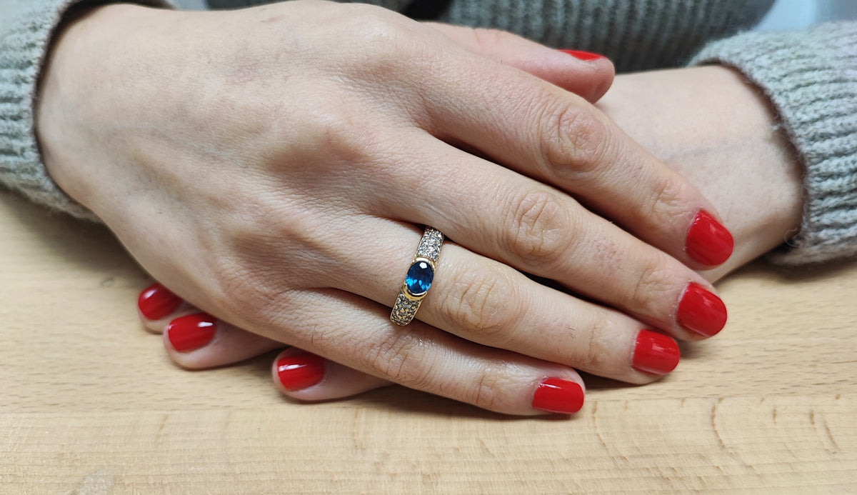 Bangle Ring in Yellow gold, Sapphire and Diamonds