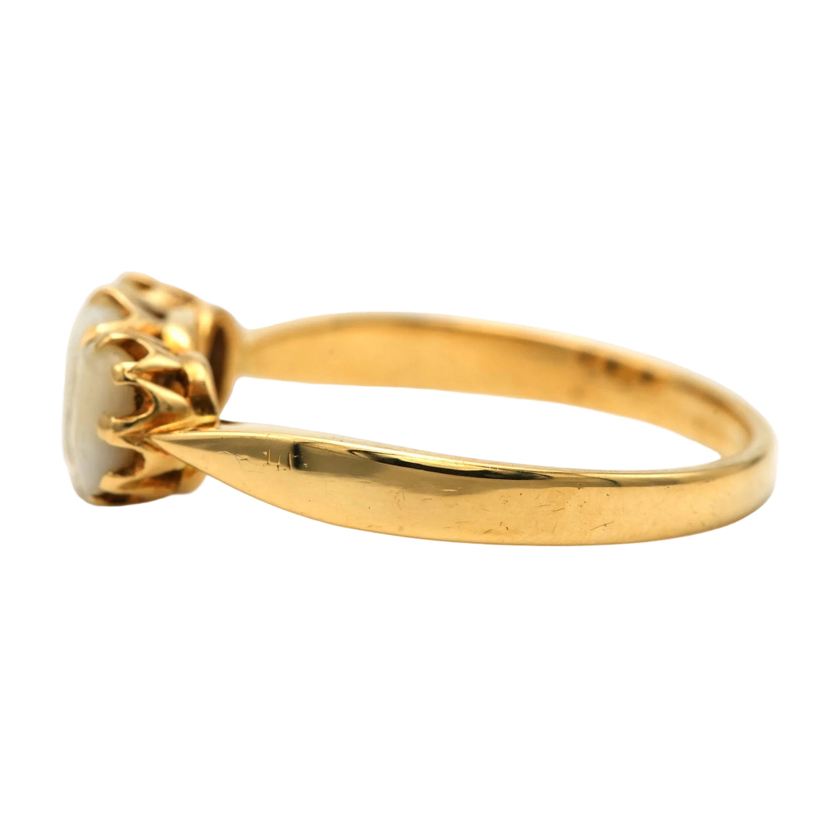 Trilogy Ring in Yellow Gold and Teeth