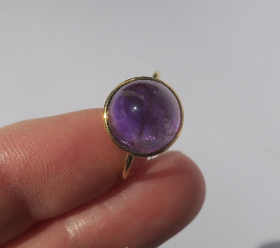Yellow gold and Amethyst Cocktail Ring