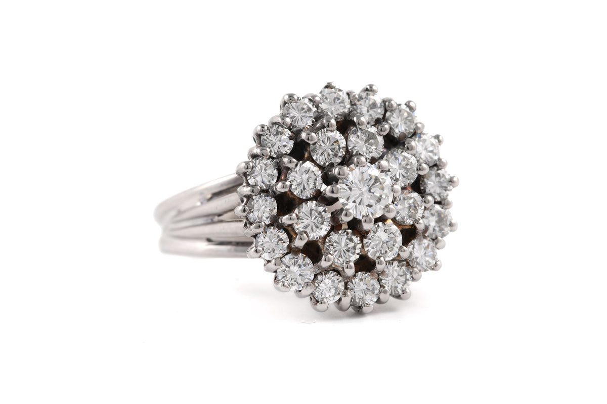 "Entourage" Ring in White Gold and Diamonds