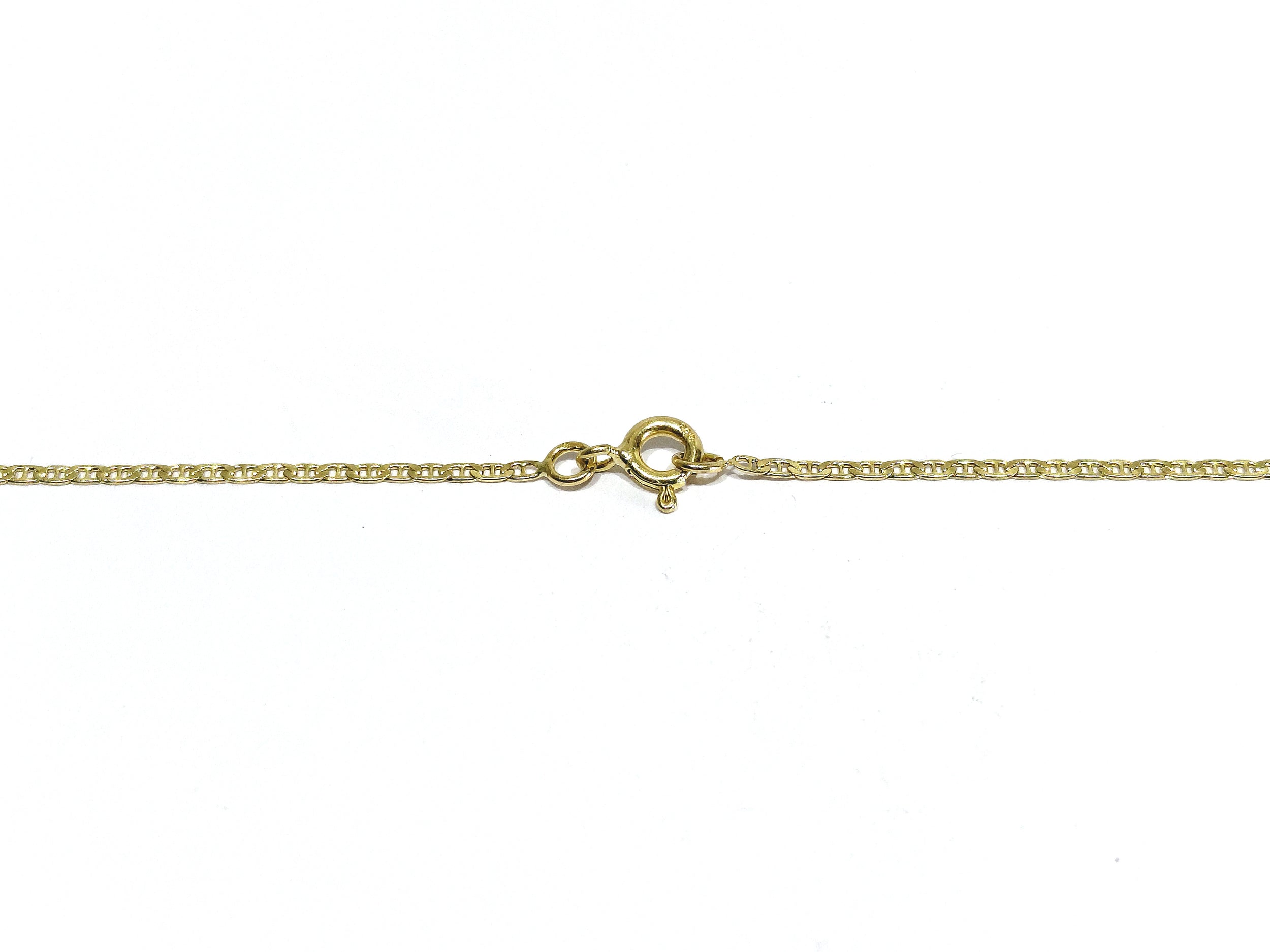 Yellow gold chain with marine-style links