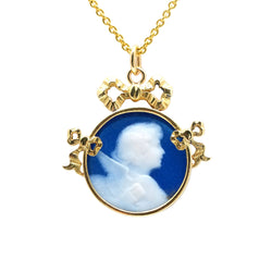 Yellow gold pendant with a cameo