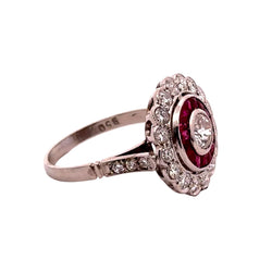 Bague Entourage en platine, rubis et diamants