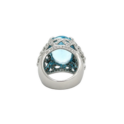 Entourage Ring in white gold, Topaz, and Diamonds