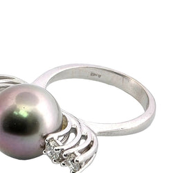 Solitaire Ring in White gold with Pearls and Diamonds