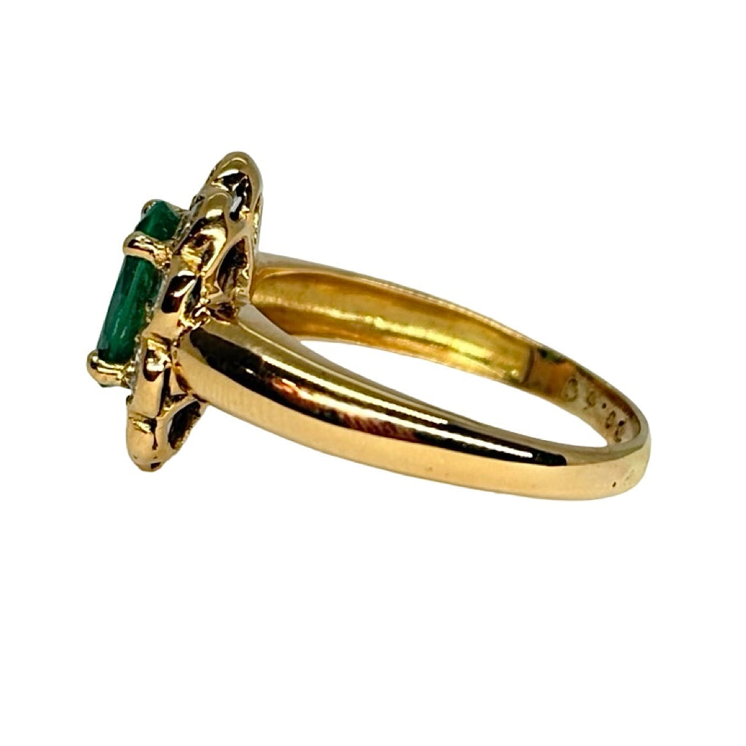 Marguerite Ring in Yellow Gold, Emerald, and Diamonds