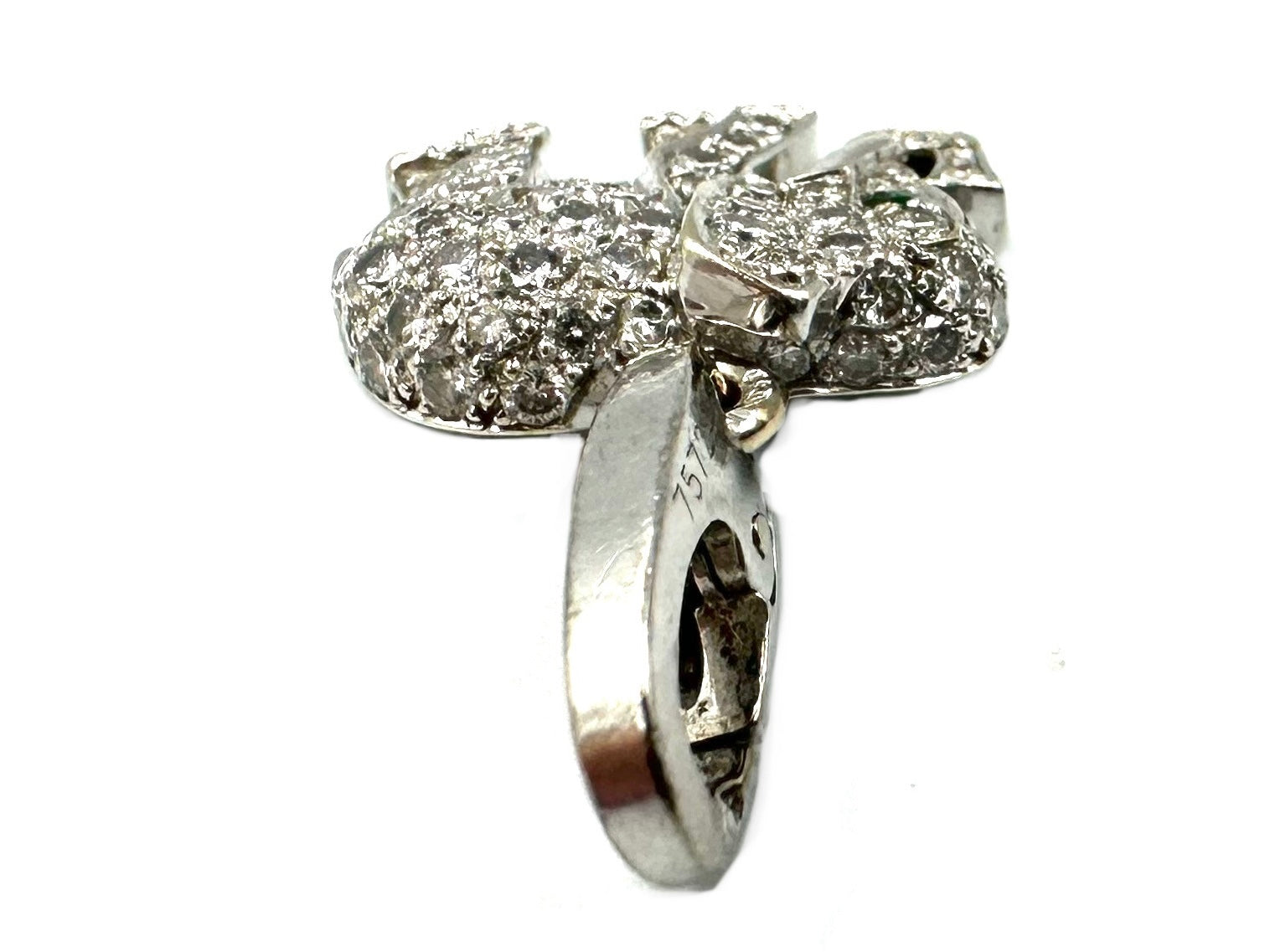 CARTIER Charm's Pendant in white gold and diamonds