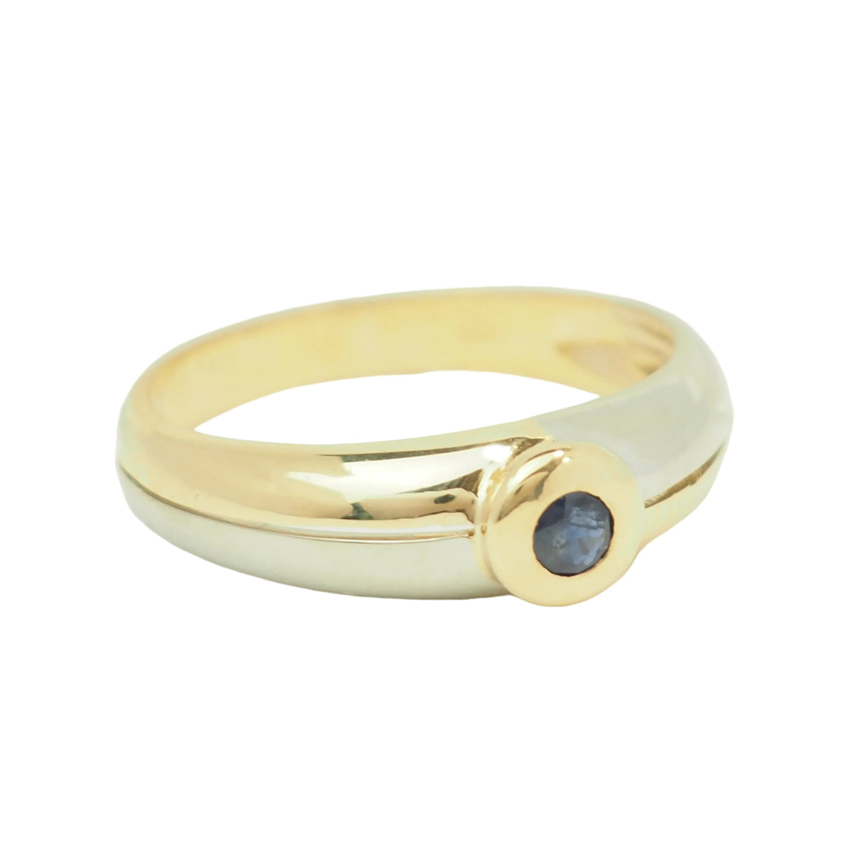 Solitaire Ring in White gold, Yellow gold, and Sapphire