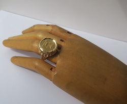 Bague A. AUGIS chevalière médaille d'amour en or jaune - Castafiore