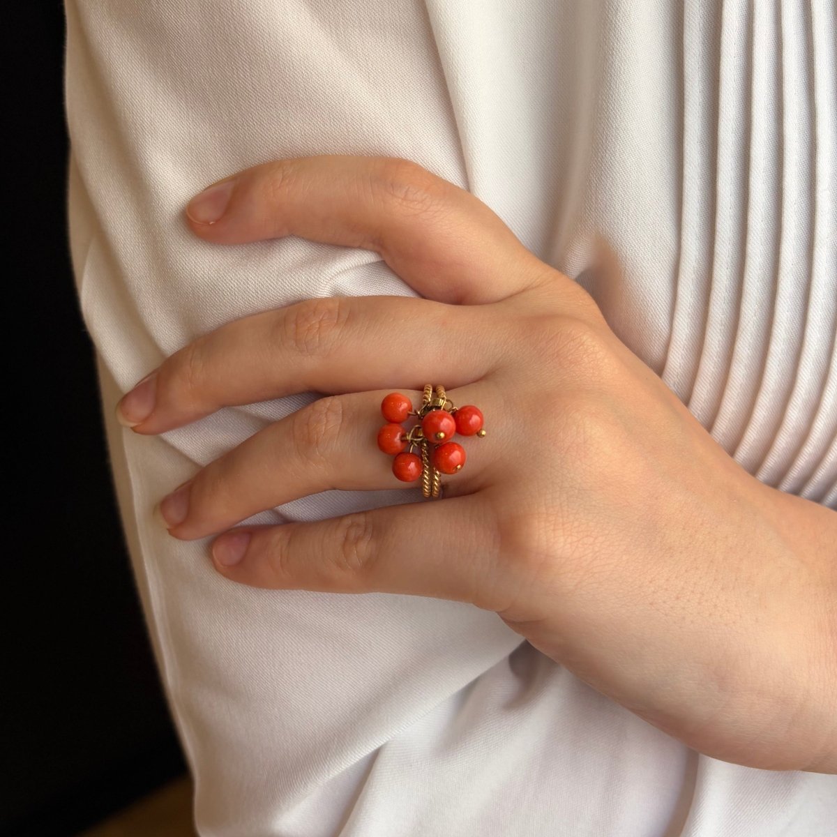 Bague à breloques en or jaune et corail - Castafiore