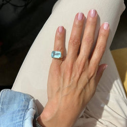 Bague aigue marine lactée et diamant sur or jaune - Castafiore