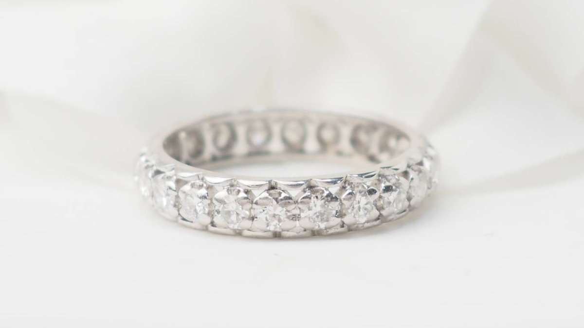 Bague Alliance américaine en or blanc et diamants - Castafiore