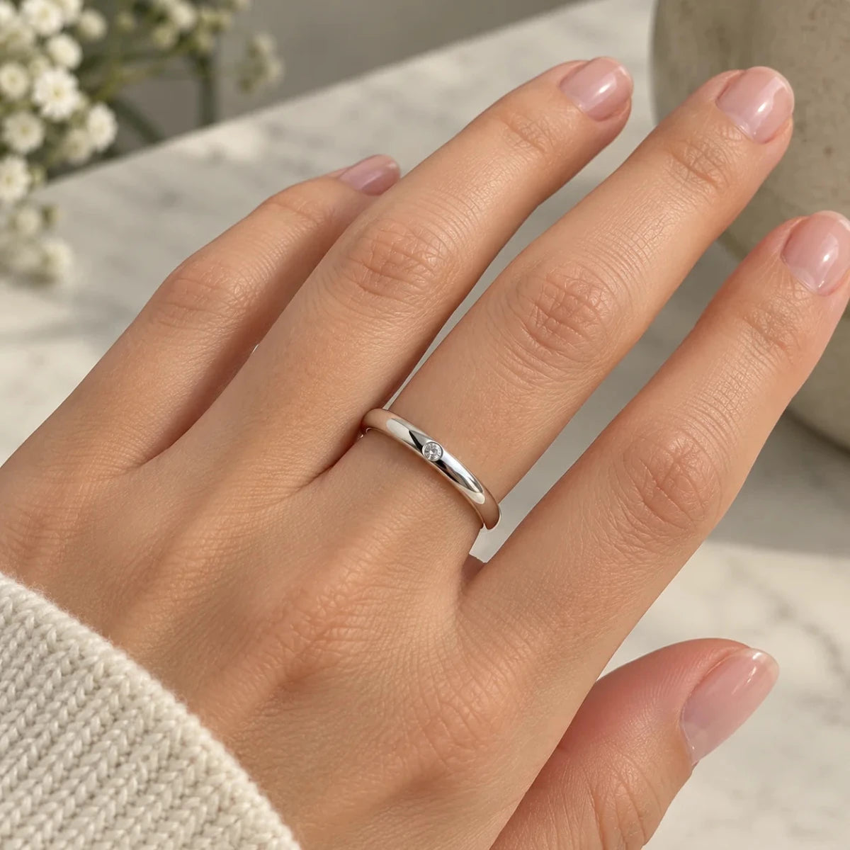 Bague Alliance CARTIER "1895" en platine et diamant - Castafiore