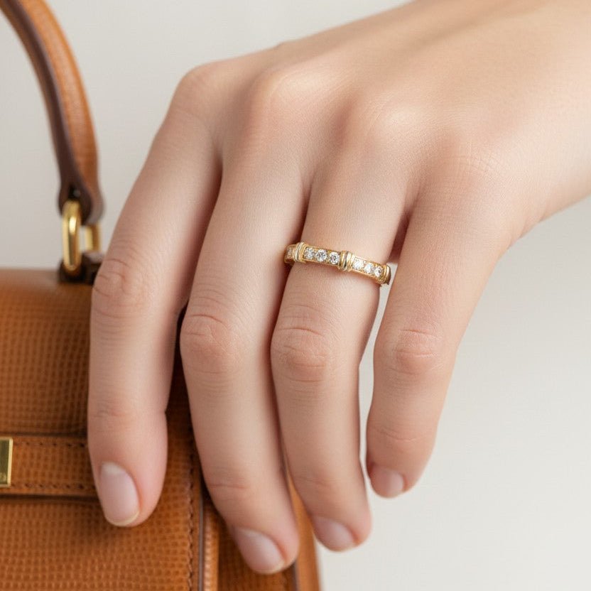 Bague Alliance CARTIER "Contessa" en or jaune et diamants - Castafiore