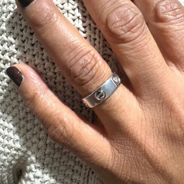 Bague Alliance CARTIER "Love" en or blanc et diamant - Castafiore