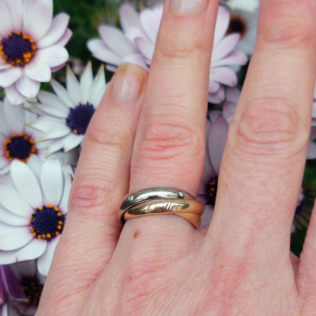 Bague Alliance CARTIER "Trinity" en or blanc, or jaune, or rose et diamants - Castafiore