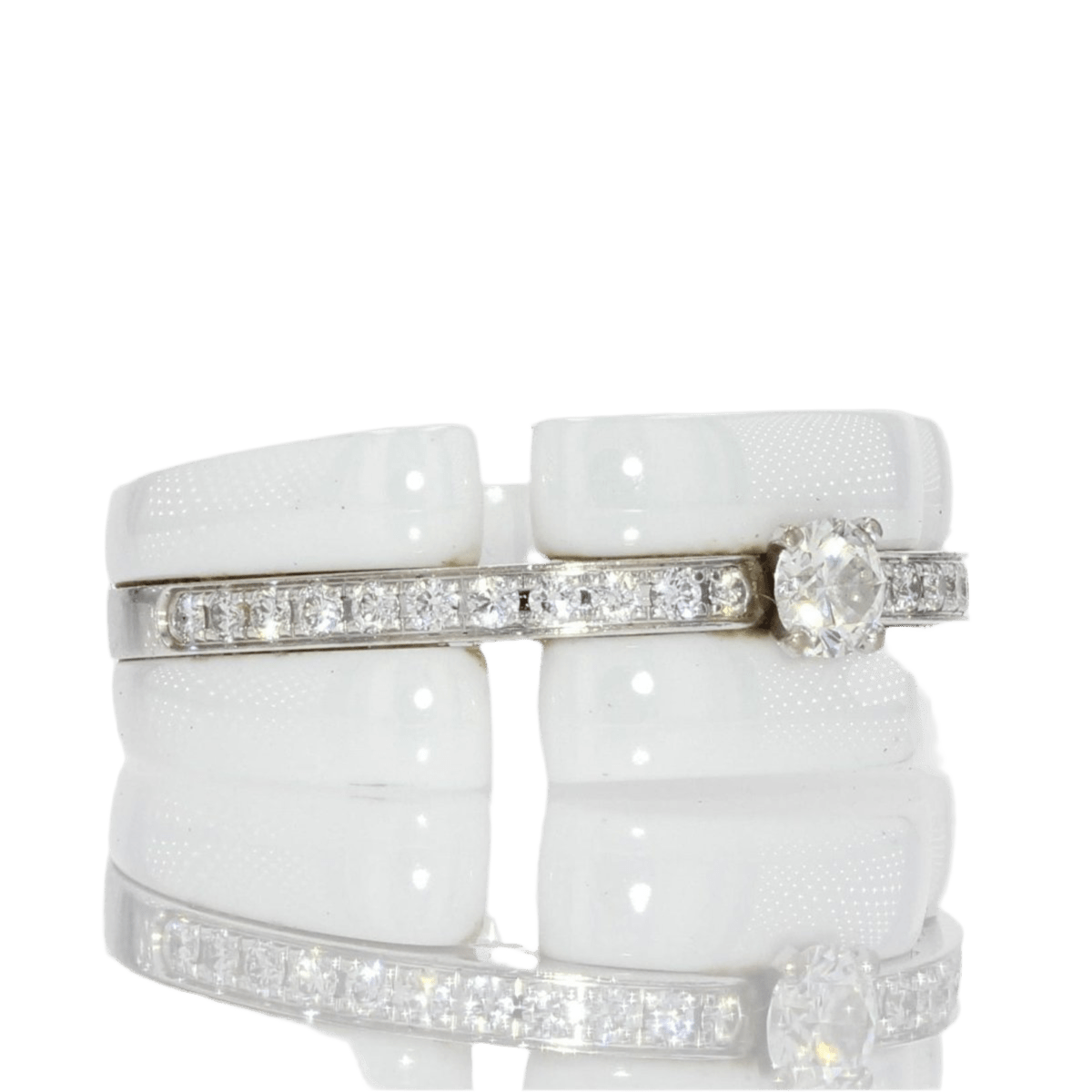 Bague Alliance CHANEL "Ultra" en or blanc, céramique et diamants - Castafiore