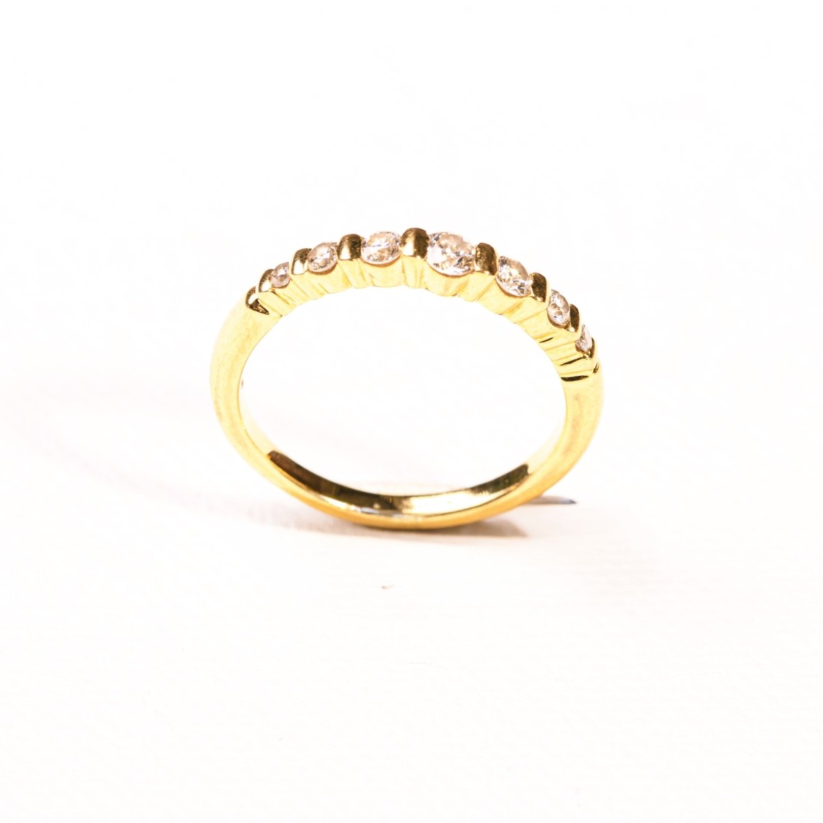Bague Alliance demi - tour en or jaune et diamants - Castafiore