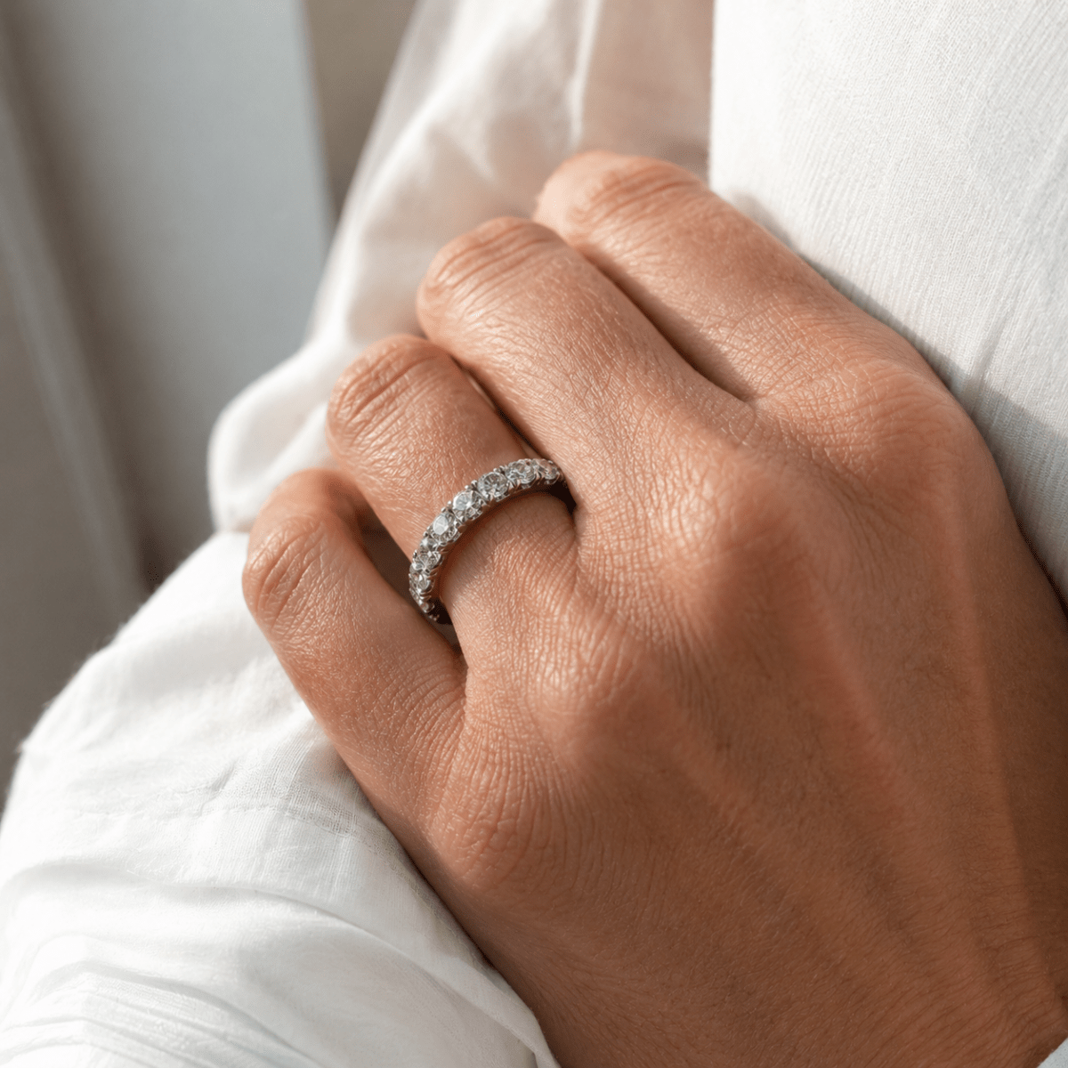 Bague Alliance en or blanc et diamants - Castafiore