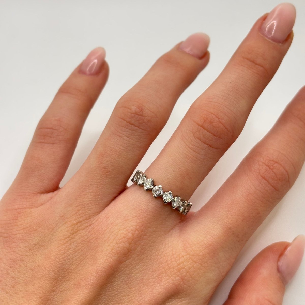 Bague Alliance en or blanc et diamants - Castafiore