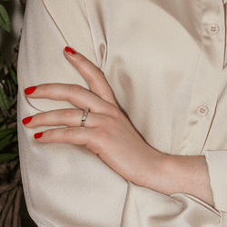 Bague Alliance en or blanc et diamants - Castafiore