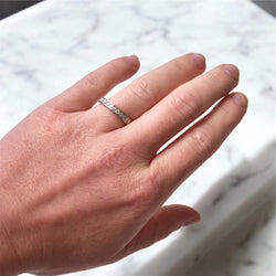 Bague Alliance en or blanc et diamants - Castafiore