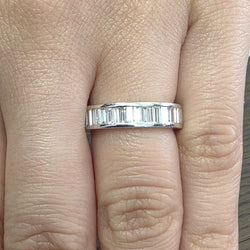 Bague Alliance en or blanc et diamants - Castafiore