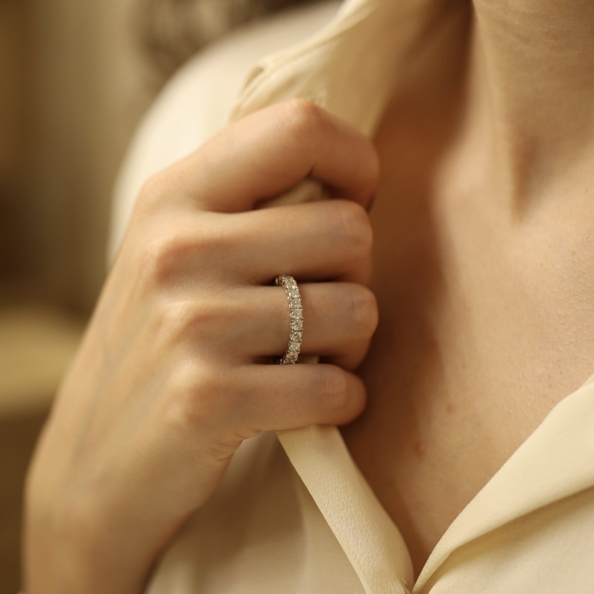 Bague Alliance en or blanc et diamants - Castafiore
