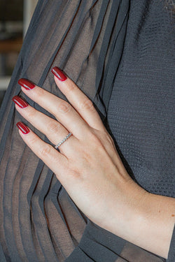 Bague Alliance en or blanc et diamants - Castafiore