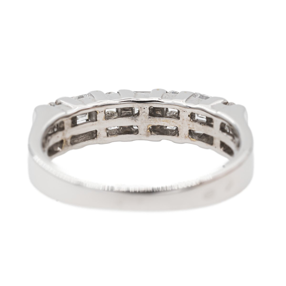 Bague Alliance en or blanc et diamants - Castafiore