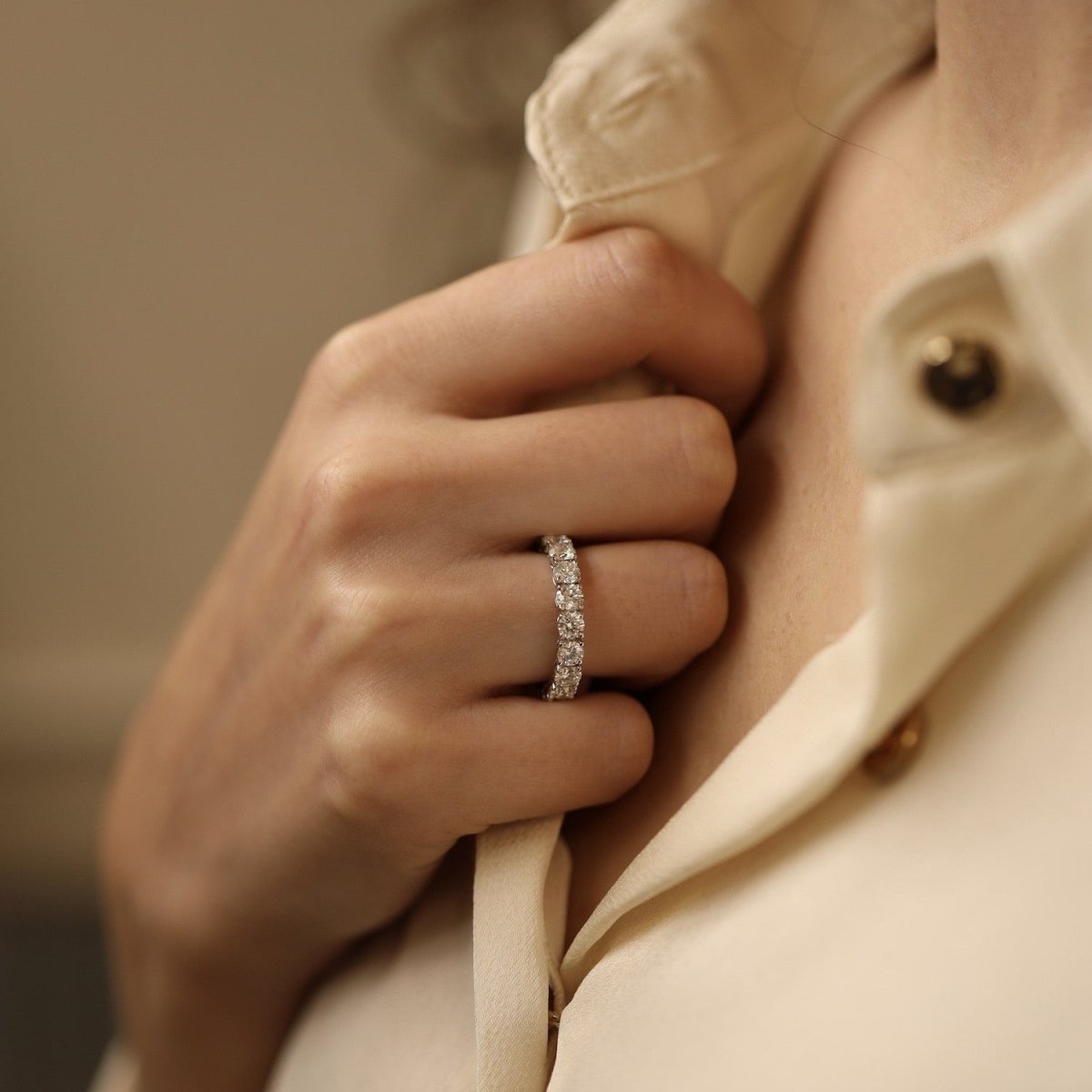 Bague Alliance en or blanc et diamants - Castafiore