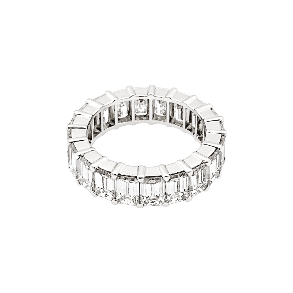 Ring alliance full tour in white gold, diamonds emerald cut.