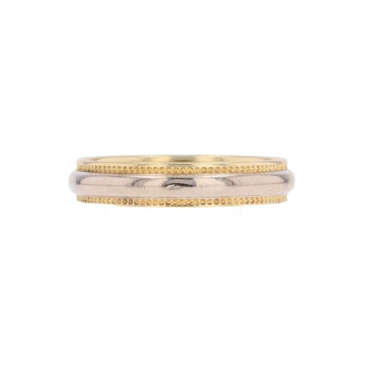 Two-tone chased wedding band