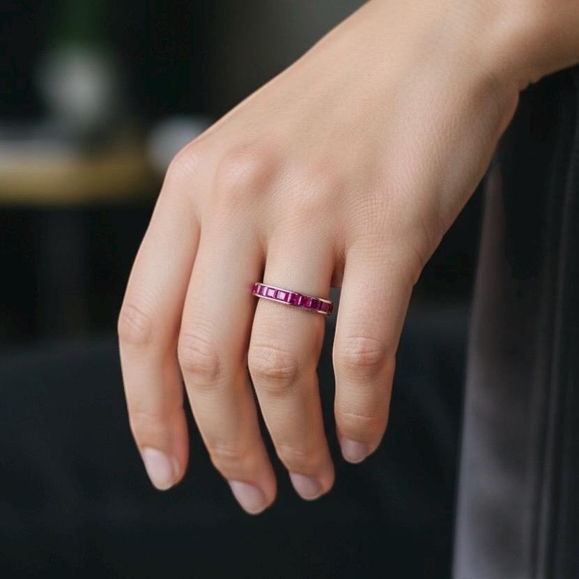 Bague Alliance en or blanc et rubis - Castafiore