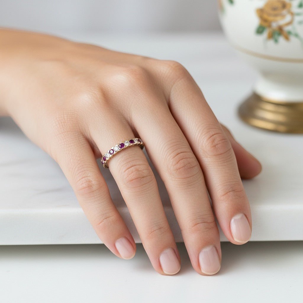 Bague Alliance en or blanc, rubis et diamants - Castafiore