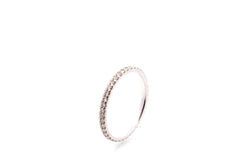 Alliance diamonds in 18k gold