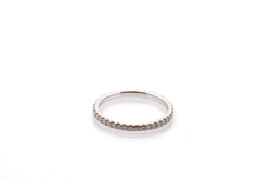 Alliance diamonds in 18k gold